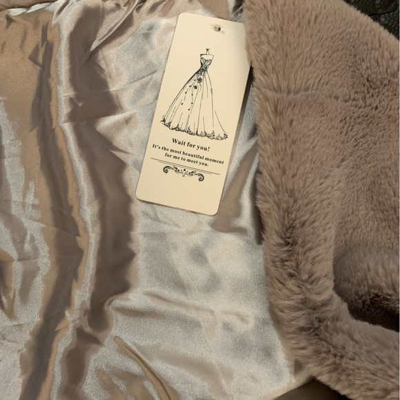 Bridal wrap shaul - soft gray - Picture 3 of 8